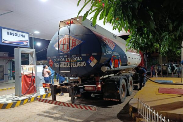 Se restablece el despacho de combustibles en Cobija tras acuerdo con comunidades campesinas